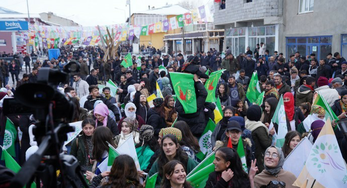 Cejna Newrozê li 7 bajarên cuda yên Bakurê Kurdistanê