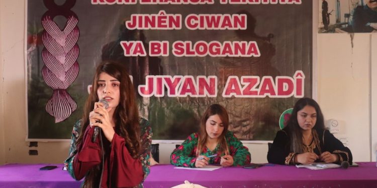 Yekîtiya Jinên Ciwan Îro li Bajarê Kobanê Konferans lidar xist