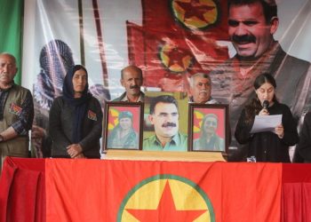 Gelê Mexmûrê bi merasimek bi heybet Şehîd Raperin Amed û Şehîd Ronahî Penaber bi biranîn