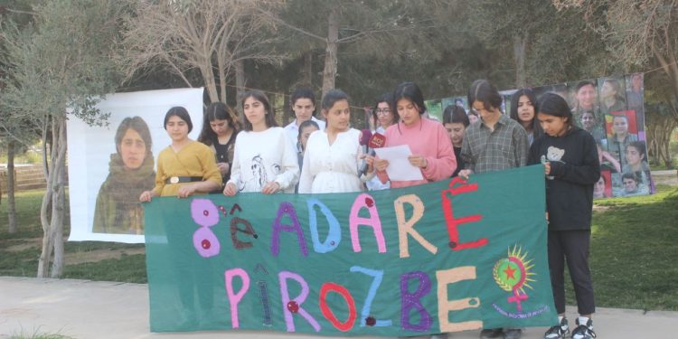 Daxuyanîya jinên ciwan ya Mexmûrê ji boneya 8’ê Adarê