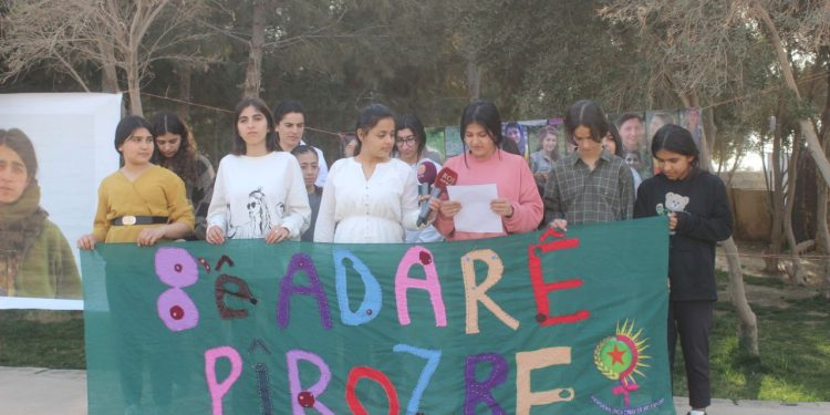 Daxuyanîya jinên ciwan ya Mexmûrê ji boneya 8’ê Adarê