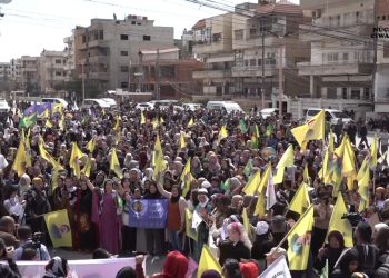 li Qamişlo Bi drûşmeya ”Jin Jiyan Azadî” jibo 8ê adarê meş hat lidar xistin