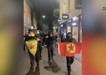 Ji Aaraû dirûşmeyên ji bo azadiya fîzîkî ya Rêber APO hate bilind kirin