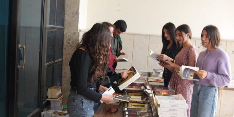 Di Pêşengtîya Yekîtîya Xwendekarên a Rimêlan bi pêşengeh a pirtûkan hat lidarxistin