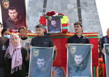 Cenazeyê fermandarê YAT’ê Şervan Kobanê bi merasîmekê hate veşartin