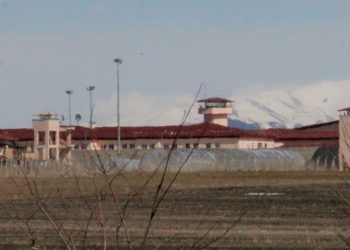 Dêrsim: MÎT’ê sîxurtiyê li ser girtiyan ferz dike