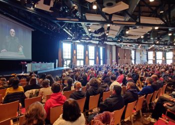 Dûran Kalkan bêşdarvanên konferansa  ‘Rabûna li ber modernîteya kapîtalîst’ silav kir