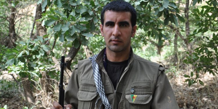 Gerîlayê HPG’ê Başdînç di bin dorpêça polîsên faşîst de hate veşartin