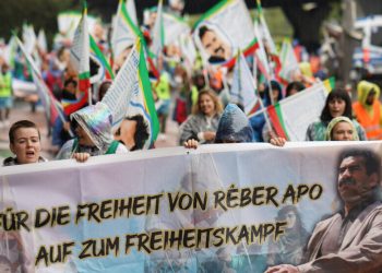 Rêxistinên girseyî yên demokratîk ji bo meşa Dusseldorfê bang kirin