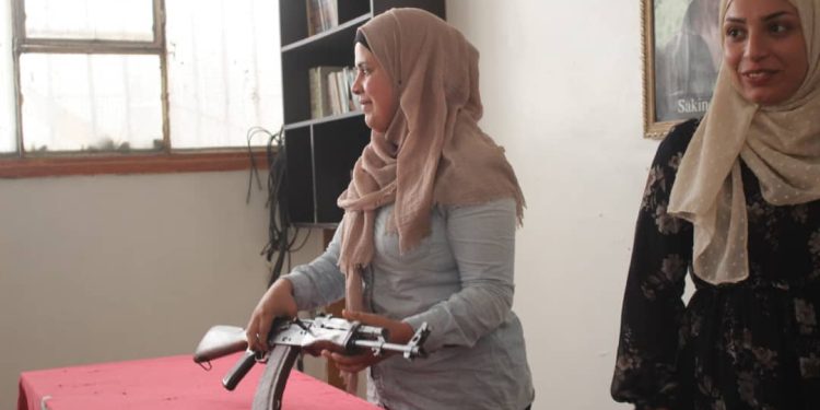 Jinên ciwan li Hesekê ji bo parastina rewa perwerde lidar xist