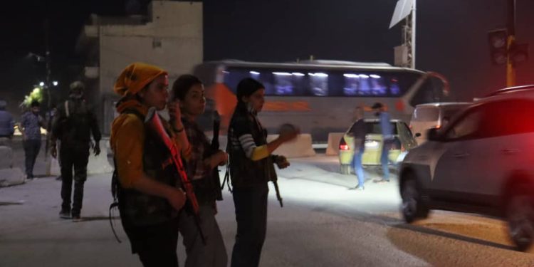 Jinên ciwan ên Hesekê ewlekariya xwe dikin