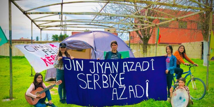 Kampa “Jin Jiyan Azadî Serbixe Azadî” yê Jinên Ciwan bi bernameyeke dewlemend destpêkir