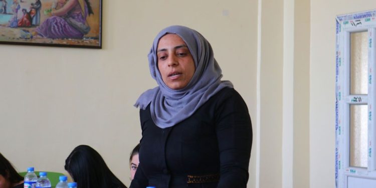 Jinên Ciwan li Tebqayê panelek li ser girîngiya parastina jîngehê dar xist