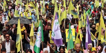 Li Qamişloyê bi deh hezaran kes ji bo Rêber Apo û Çepên Kesk hatin ba hev – NÛ DIBE