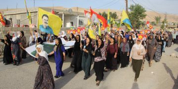 Li Mexmûrê li dijî tecrîdê meş hat lidarxistin