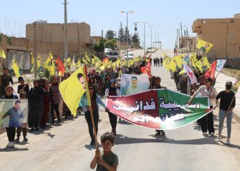 Tevgera ciwanên şoreşger û Yekîtiya Jinên Ciwan li herêma firatê navçeya Eyn Îsa çalakî lidar xistin