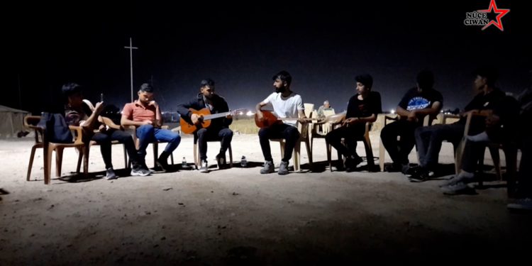 Berxwedana gelê Mexmûrê di roja 5′ an de berdewam dike