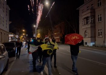 Ji Ciwanan re ji bo Rêber APO dimeşin