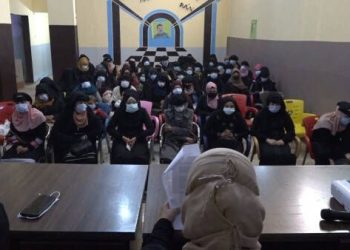 Yekîtiya Jinên Ciwan bi diruşmeya “Jin Jiyan Azadî Serbixe Azadî” li Dêrazorê perwerde vekir