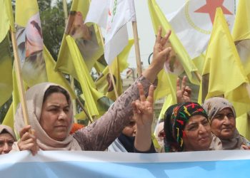 Xelkê Qamişlo ji bo Mexmûrê meşiya