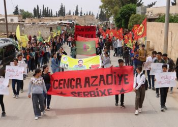 Ciwanên Şehbayê li dijî êrîşên ser Maxmurê meşîyan