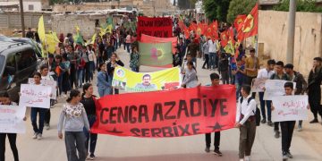 Ciwanên Şehbayê li dijî êrîşên ser Maxmurê meşîyan