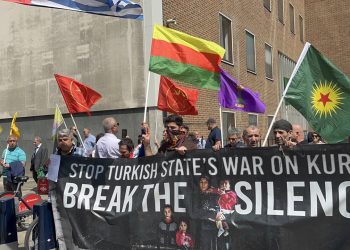 Ciwanên TCS li Londonê li ber Balyozxaneya Iraqê çalakî li dar xistin