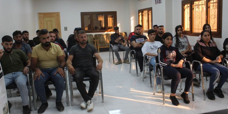 Tevgera Ciwanên Şoreşger û ciwanên PYD civinek li darxistin