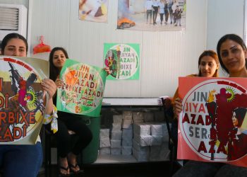 Komîteya Jineolojî li çapxaneyan semîner li dar xist