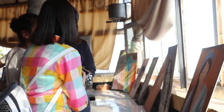 Li Helebê Pêşangeha Wêneyan ji bo Rêber APO