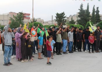 Ciwanan li Kobanê ji bo Pêngava ‘’ Cenga Azadîyê Serbixin ‘’ Mitîngek li darxistin