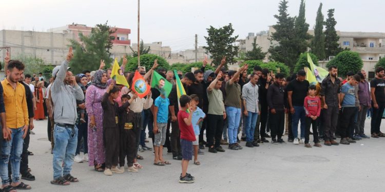 Ciwanan li Kobanê ji bo Pêngava ‘’ Cenga Azadîyê Serbixin ‘’ Mitîngek li darxistin