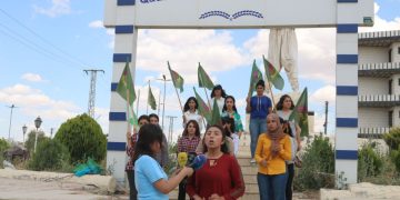 Jinên Ciwan tekez kirin ku ew tu carî gav paş ve navêjin