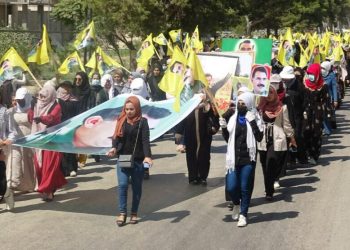 Li gelek navendên Rojava tecrîd hat protestokirin