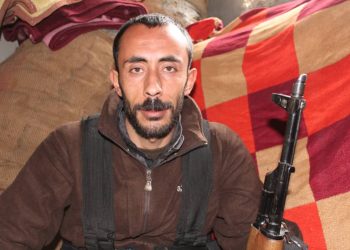 TAYBET-Bi moraleke mezin, bi sekneke şoreşgerî tev digeriya. Jibo ciwanên derdora xwe jî dibu hêz û bawer