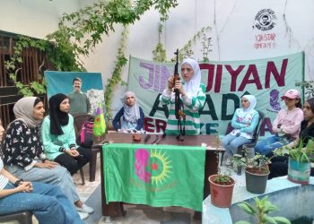 Jinên Ciwan li Helebê xwe ji bo rewşên awarte amade dikin