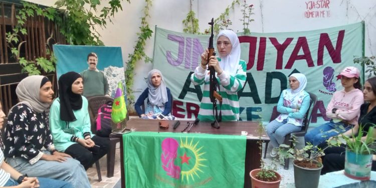 Jinên Ciwan li Helebê xwe ji bo rewşên awarte amade dikin