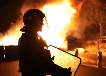 Li Fransayê şeva 5’emîn: herî kêm 719 kes hatin destgîrkirin