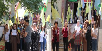 Rêxistinên Ciwanan yên Raqayê êrîşên Li dijî Rêber Apo Şermezar kirin