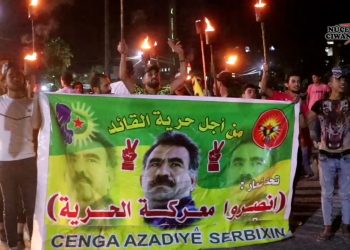 Ciwanên Tabqayê bi meşekê Meşeleyan Gefên li ser Jîyana Rêber Apo Şermezar kirin