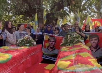 Şehîd Rêzan û Şehîd Bawer Botan bi merasîmeke girseyî hatin oxîr kirin