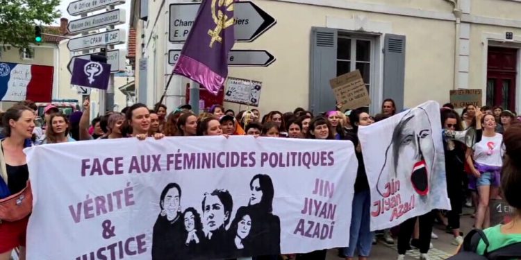 Jinên Fransayî silav li kampanyaya KJK’ê kir