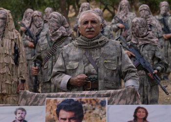 Di Cejna Vejînê de Karayilan ji bo yekîtiyê bang kir