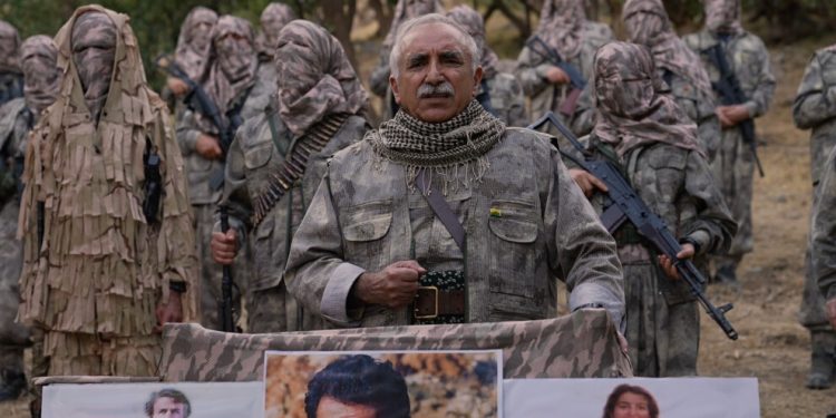 Di Cejna Vejînê de Karayilan ji bo yekîtiyê bang kir