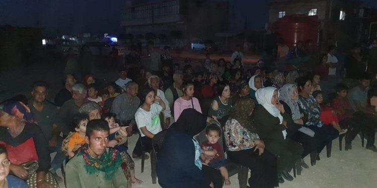 Li Şehbayê Tevgera Ciwanên Şoreşger Senevizyon li dar dixin.