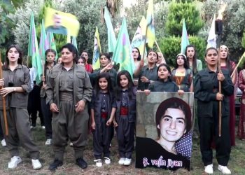 Jinên Ciwan ên Kobanê Çalaîyek Ji bo 15 Tebaxê li darxist