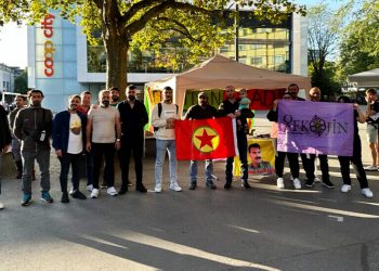 Ciwanên Kurd li Swîsre ji bo danasîna fikrê Rêber Apo stand vekirin