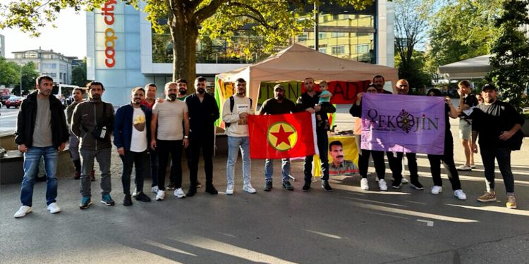 Ciwanên Kurd li Swîsre ji bo danasîna fikrê Rêber Apo stand vekirin