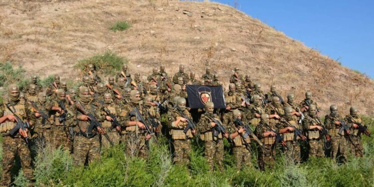 Komên çekdar li Dêrazorê êrişî herêmên QSD’ê kirin