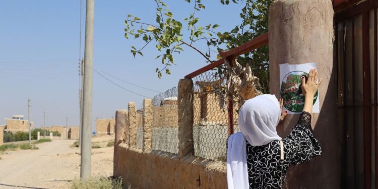 Jinên Ciwan li Tebqayê posterên ji bo şehîd Jîna Emînî daliqandin